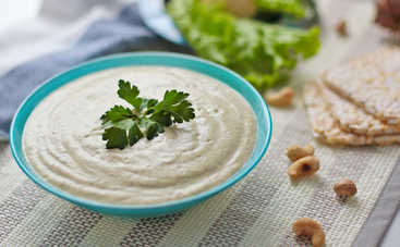 Изысканное дополнение: сырный соус к курице (рецепт)