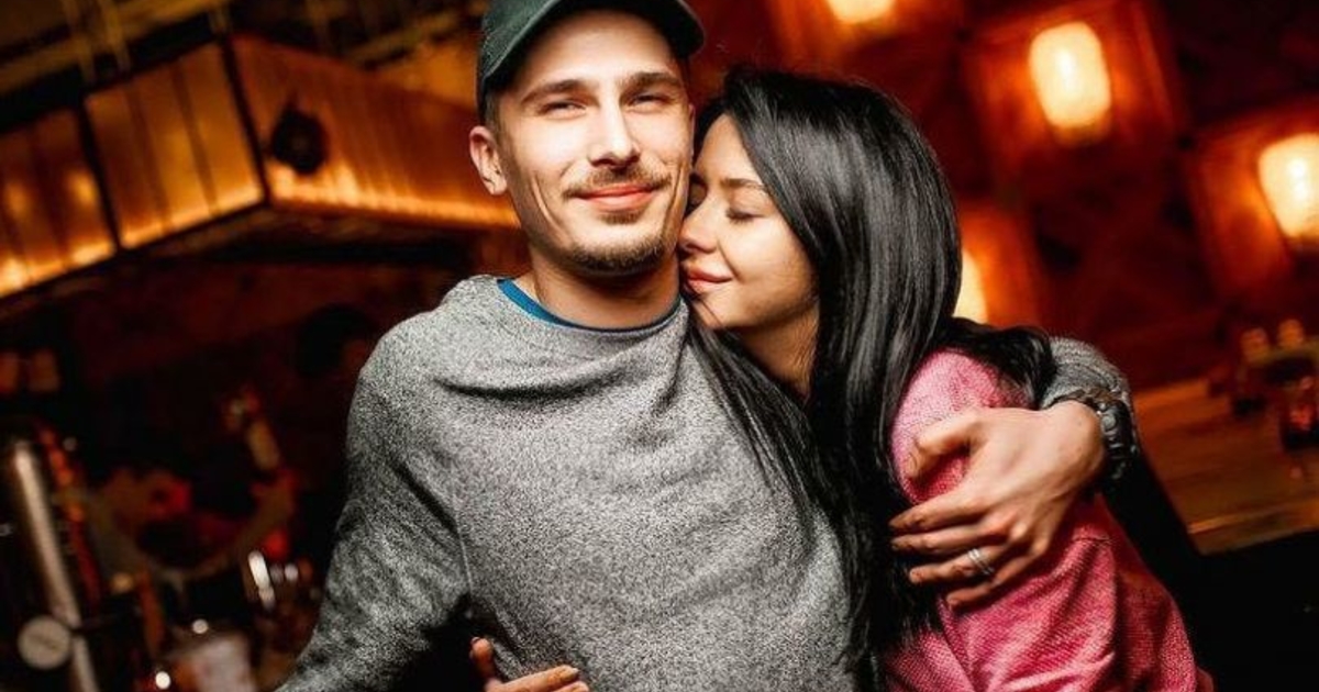 Жена Позитива из «Время и Стекло» показала фото в бикини