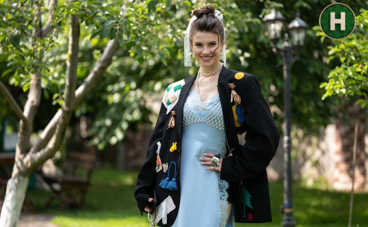 Зірка «Сім’ї по неділях» Анастасія Іванюк розповіла, як знайшла та виходжує пухнасту, що випала з вікна