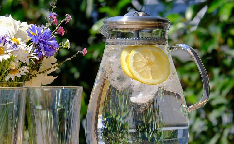 Как утолить жажду: 3 напитка для летней жары