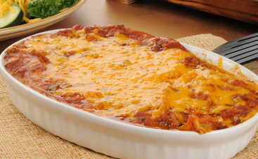 Куриная запеканка с сыром, орехами и грибами