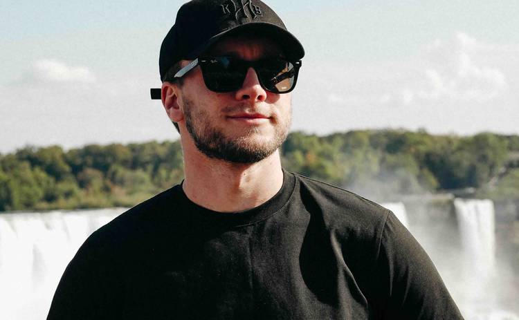 Стендап-комік Тарас Яремій розповів про форс-мажор, який трапився з ним під час виступу