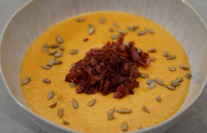 Ніжний крем-суп з кукурудзи за рецептом Ектора Хіменеса-Браво