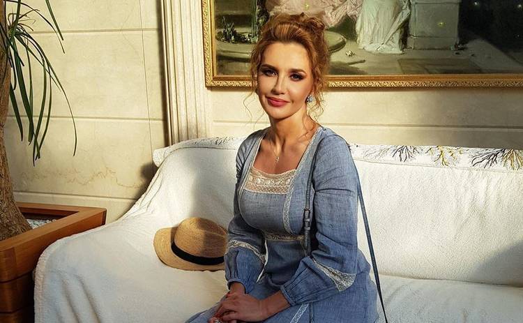 Вау! Оксана Марченко ошарашила эффектным фото в платье без белья