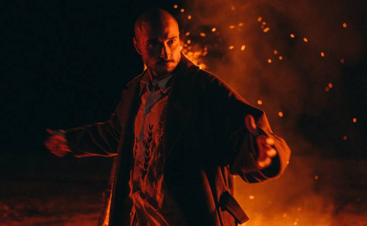 Нікіта Кісельов - «Вівтар»: співак презентує власну адаптацію відомого хіта Степана Гіги