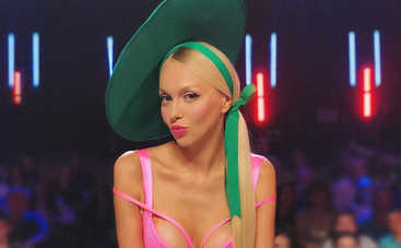 «Какие кубики»: Оля Полякова восхитила Сеть горячим снимком на яхте