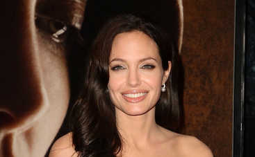 Красивая и счастливая: Анджелина Джоли порадовала фанатов редким публичным выходом