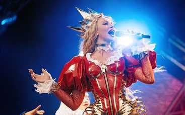 «Что за мода на эти трусы?»: Оля Полякова взорвала Сеть снимками в провокационном бикини