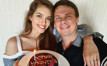 Жена Дмитрия Комарова показала редкое фото с медового месяца на Мальдивах