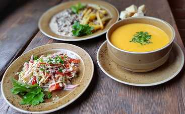 Почему нельзя хлопать по спине человека, который подавился?