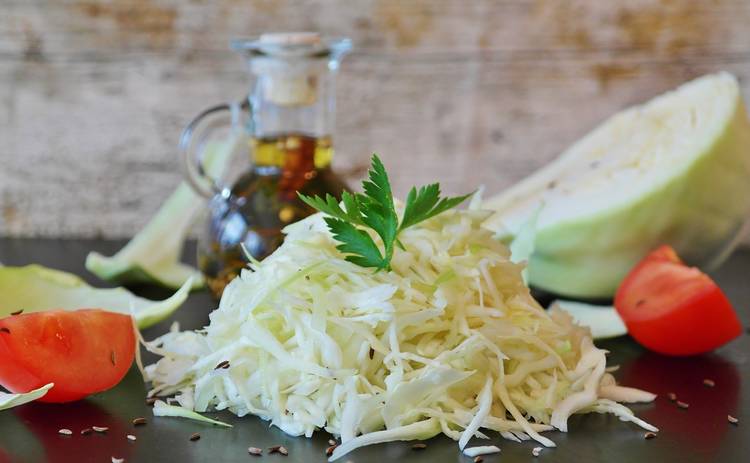Вкусный, легкий и полезный! Салат из капусты с перцем (рецепт)