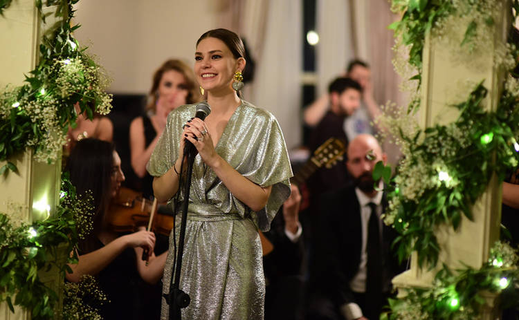 Невеста из Стамбула: смотреть 166 серию онлайн (эфир от 18.10.2019)