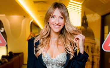 Лесю Никитюк полицейский «заломал» прямо на красной дорожке вечеринки