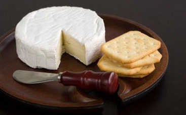 Сыр бри: польза и вред