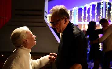 Невеста из Стамбула: смотреть 214 серию онлайн (эфир от 21.11.2019)