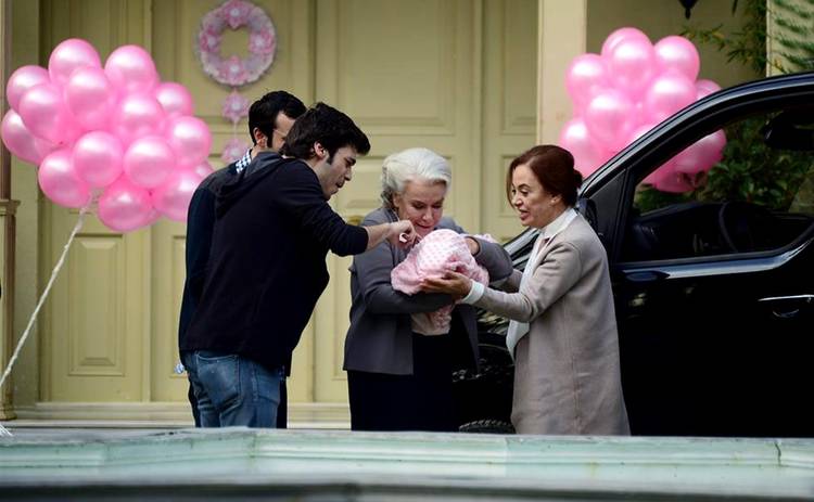 Невеста из Стамбула: смотреть 292 серию онлайн (эфир от 27.01.2020)