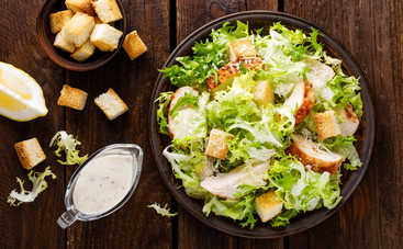 Теплый салат с сыром и шампиньонами (рецепт)