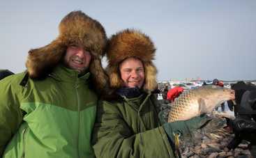 Мир наизнанку-11: как Дмитрий Комаров купит рыбу своей мечты и будет выбираться из ледяного плена