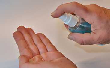 Как правильно пользоваться антисептиком, чтобы не навредить коже рук