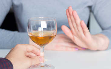 ТОП-5 причин отказаться от алкоголя из-за коронавируса