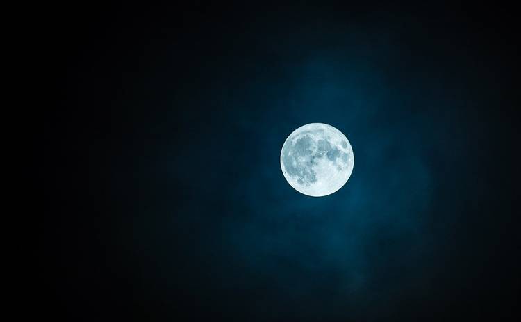 Цветочная Луна: как подготовиться к майскому полнолунию?