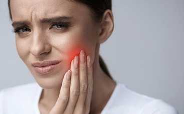 Как справиться с зубной болью, если к стоматологу попасть нельзя?