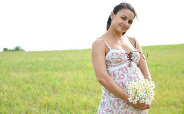 Не повод быть „хрустальной вазой“: Илона Гвоздева на последних месяцах беременности зажжет на паркете