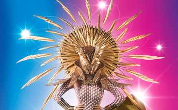 МАСКА: для роскошного костюма Солнца использовали более 1000 жемчужин