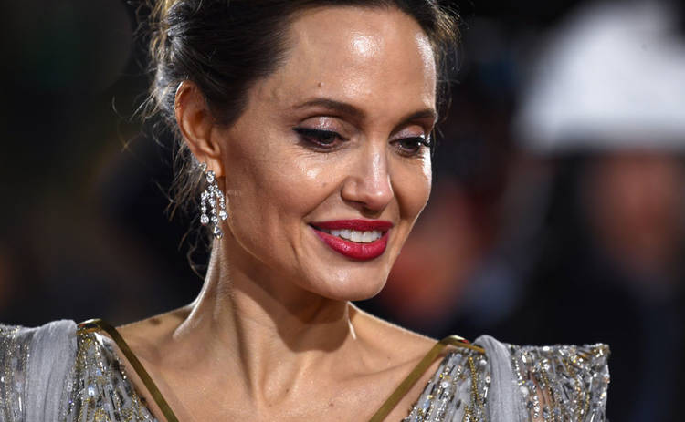 СМИ: Анджелина Джоли собирается показать доказательства домашнего насилия со стороны Питта - tv.ua