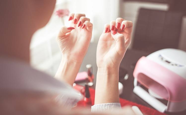 Ученые из Гарварда объяснили, почему у женщин часто слоятся ногти