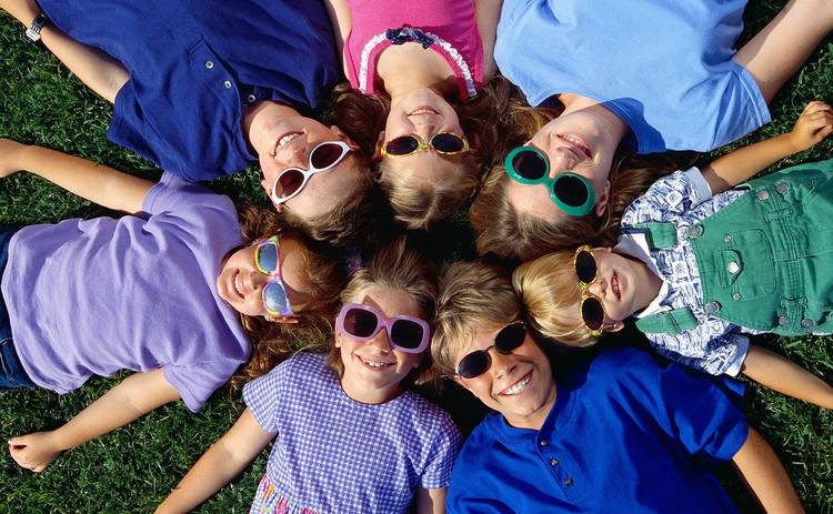Сонцезахисні окуляри для дитини: на що звернути увагу