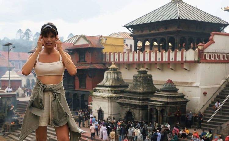 Орел и Решка. Земляне: Michelle Andrade побывала на жутких похоронах в Непале