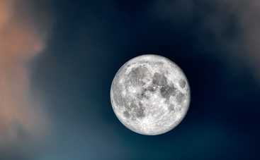 Названы знаки Зодиака, которые больше всего подвержены влиянию Луны