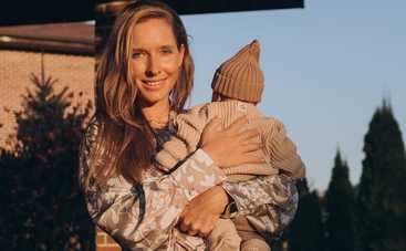 Катя Осадчая засветила лицо 3-месячного сына в нежной фотосессии