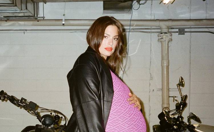 Беременная plus-size модель Эшли Грэм полностью обнажилась на последних месяцах беременности - фото
