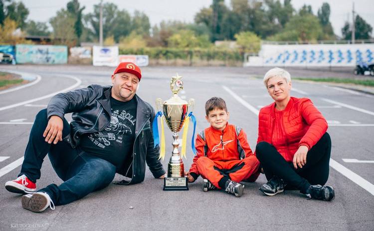 Сын Егора Крутоголова попал в аварию во время гонок в Италии