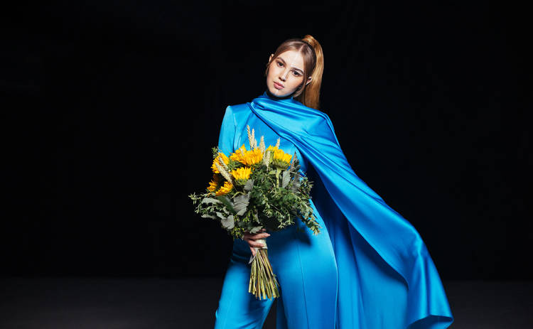 Символи України, молитва за майбутнє та fashion-інсталяції в новому кліпі RITUSYA