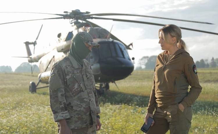 Леся Никитюк встретилась с боевыми пилотами, которые летали на «Азовсталь» и остров Змеиный