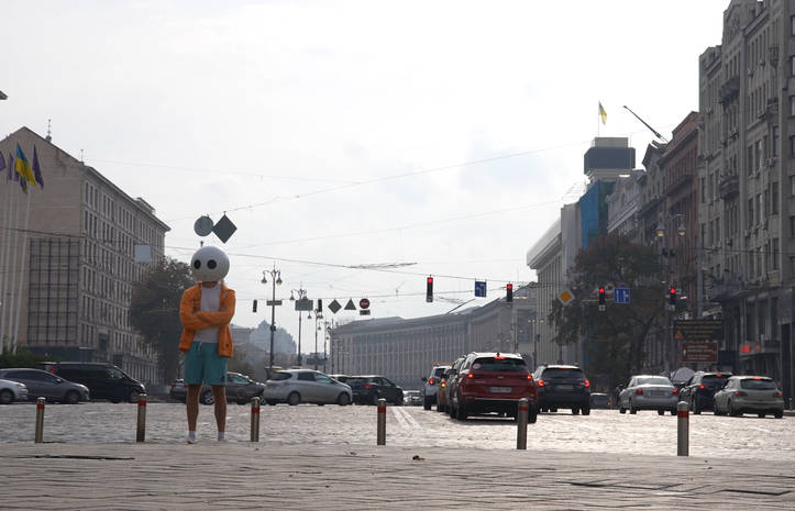 Загадковий інопланетянин. У Києві помітили дивне «створіння» – відео
