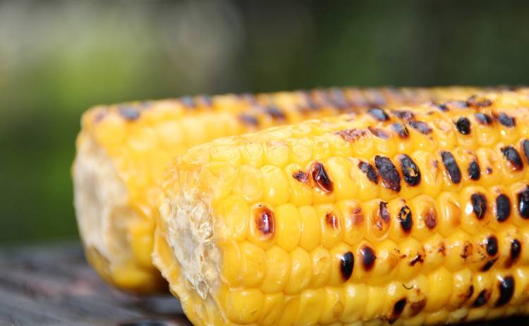 Кукурудза на грилі в глазурі і соусі: рецепт для мангал-меню від Алекса Якутова