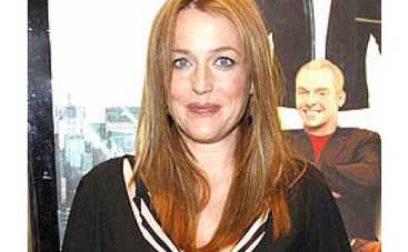 Джиллиан Андерсон едва не упала на премьере