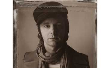 Выбором Бартона стал Майкл Шин