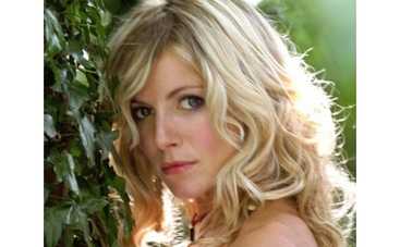 Сиенна Миллер победила папарацци