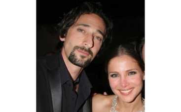 Броуди подарил любимой замок