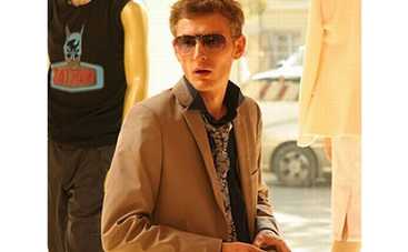 Олигарх влюбился в Павла Волю