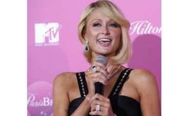 Пэрис Хилтон ищет друзей