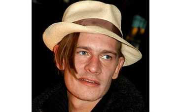 Вчера от пневмонии умер Депардье