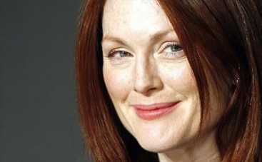 Джулиана Мур не все рассказывает детям