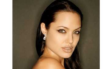 Анджелина Джоли: “Мир может меня любить или ненавидеть – я счастлива все равно”