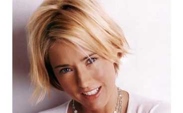 Жена Дэвида Духовны плачется на плече у Билли Боба Торнтона